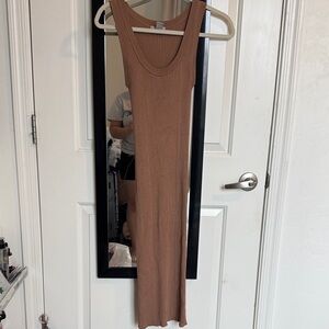 H&M Brown Ribbed Midi Dress